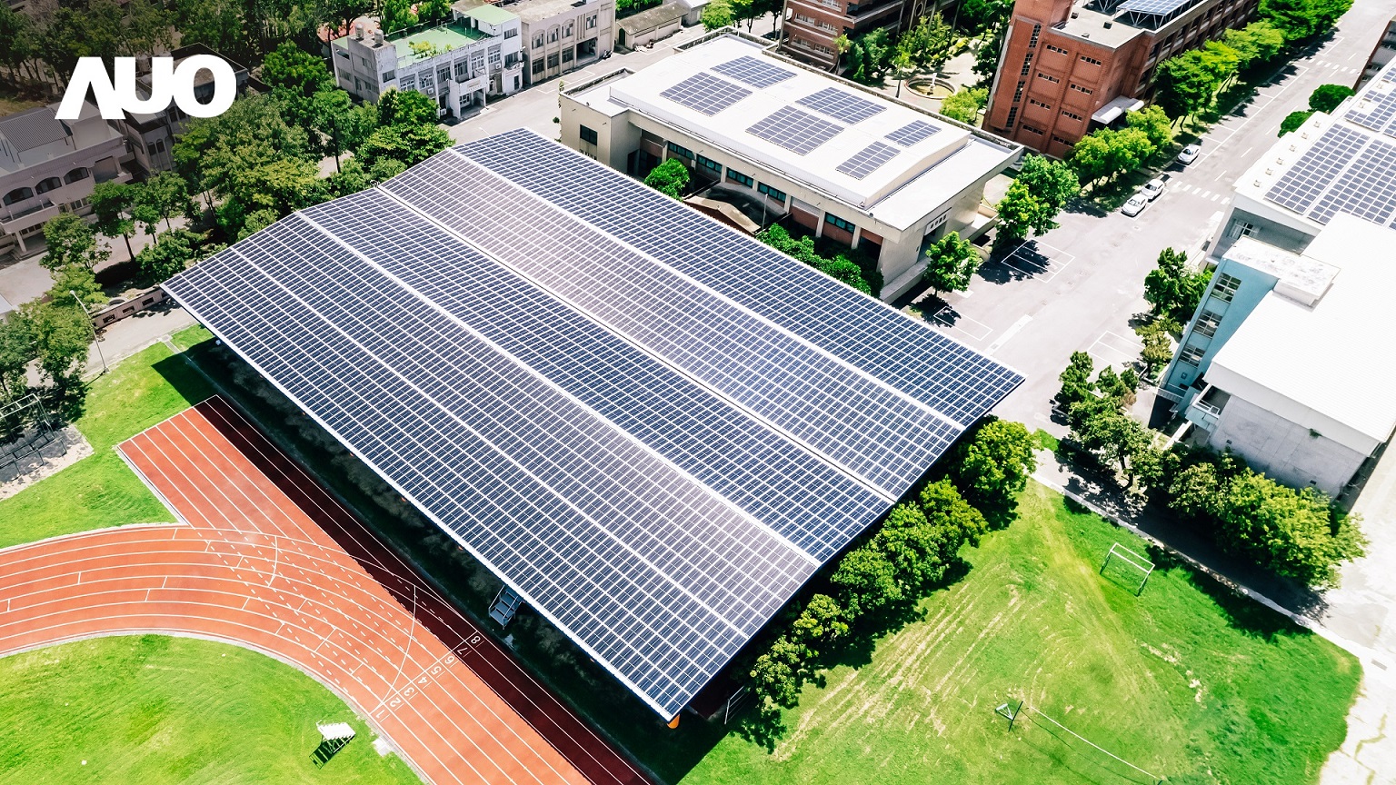 88BIFASunSteel光電整合型浪板具備快速安裝、輕量化優勢，可提升15%發電效能，通過國際IEC與國內VPC認證安全、防漏、耐候標準